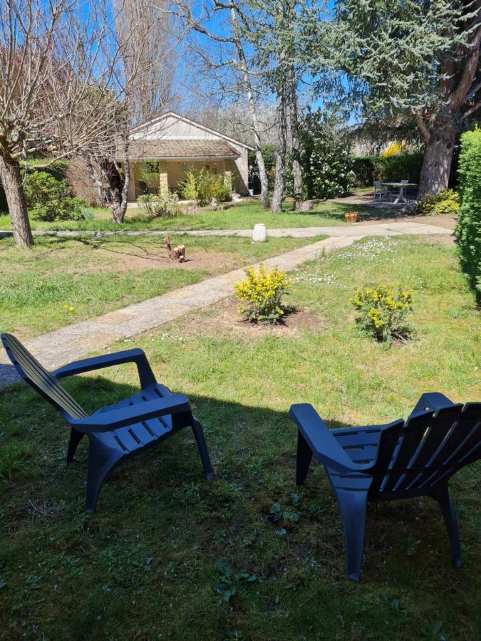 Les Cedres Bleus Bed and Breakfast Saint-Medard-de-Mussidan Buitenkant foto