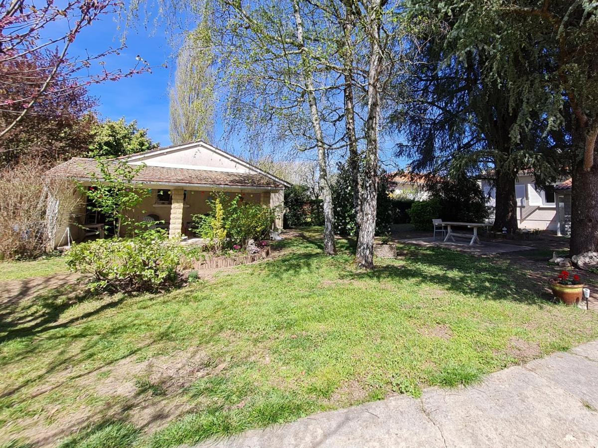 Les Cedres Bleus Bed and Breakfast Saint-Medard-de-Mussidan Buitenkant foto