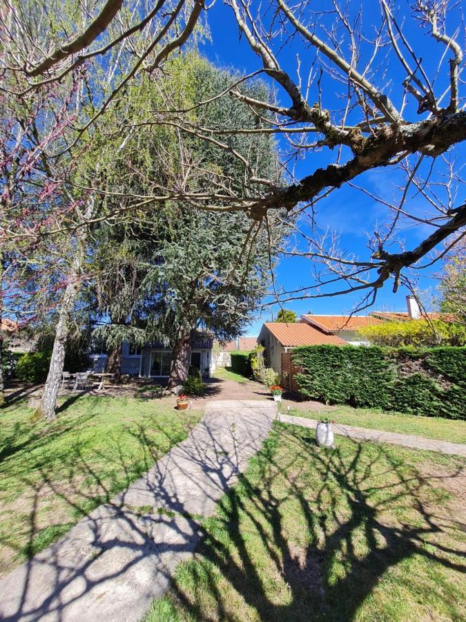 Les Cedres Bleus Bed and Breakfast Saint-Medard-de-Mussidan Buitenkant foto
