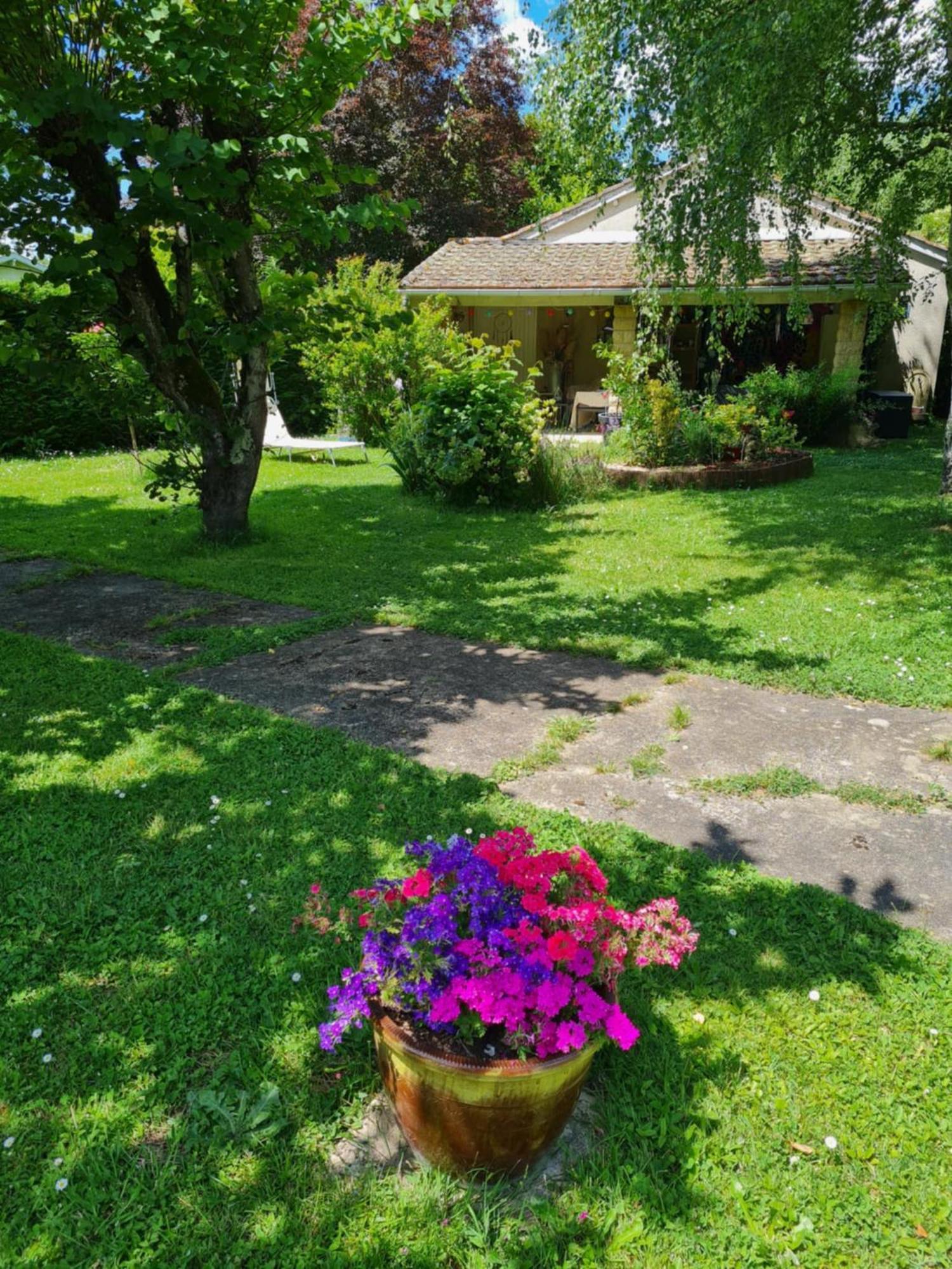 Les Cedres Bleus Bed and Breakfast Saint-Medard-de-Mussidan Buitenkant foto
